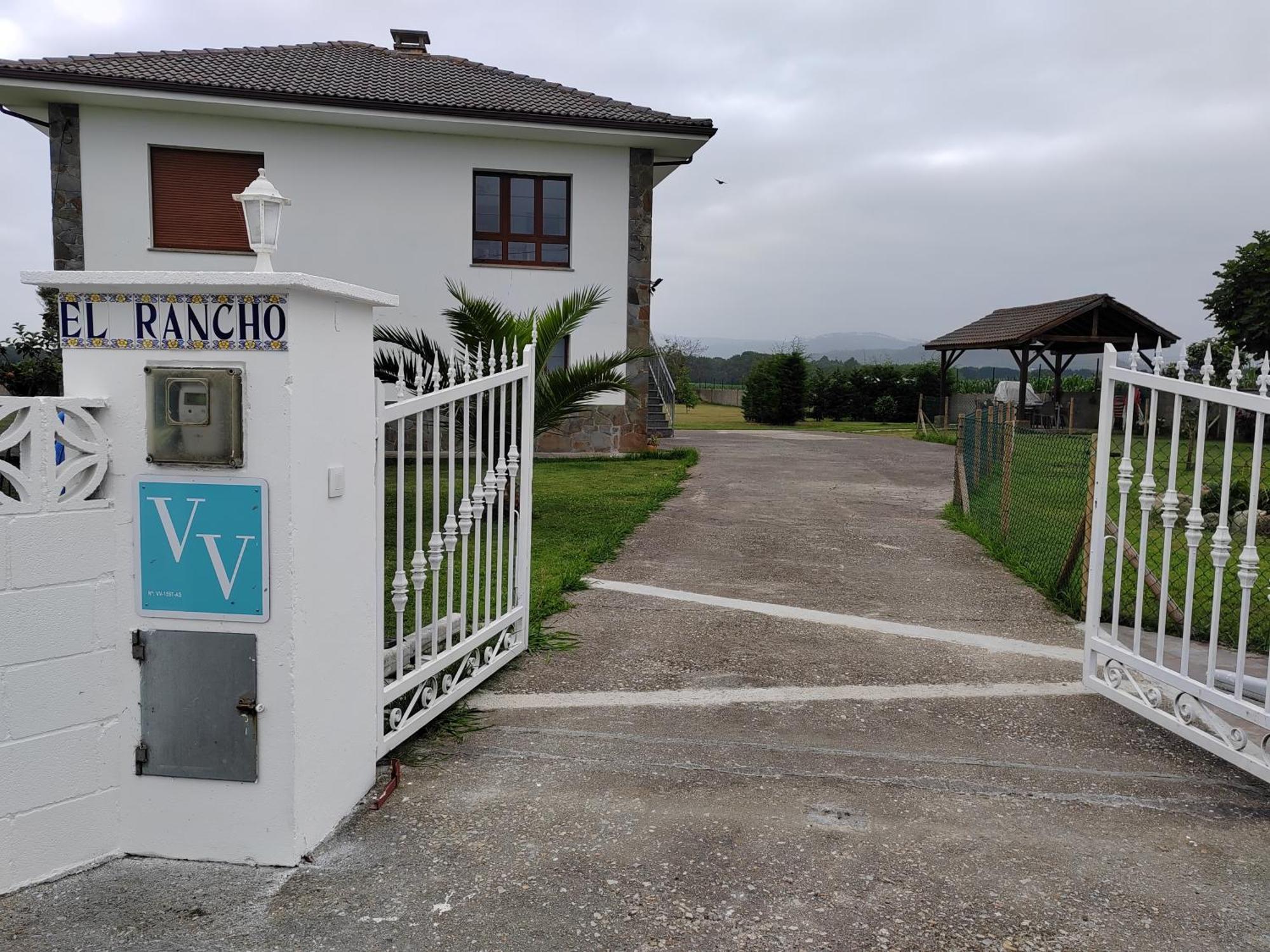 Villa El Rancho Busto - Luarca Exterior foto